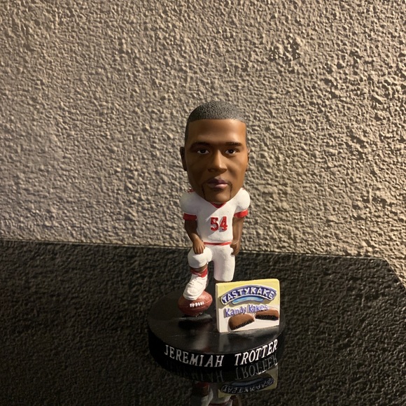 Jeremiah Trotter Tasty Cake Bobble Head # 1 Of 5000 Very Rare Washington DC - Picture 1 of 7